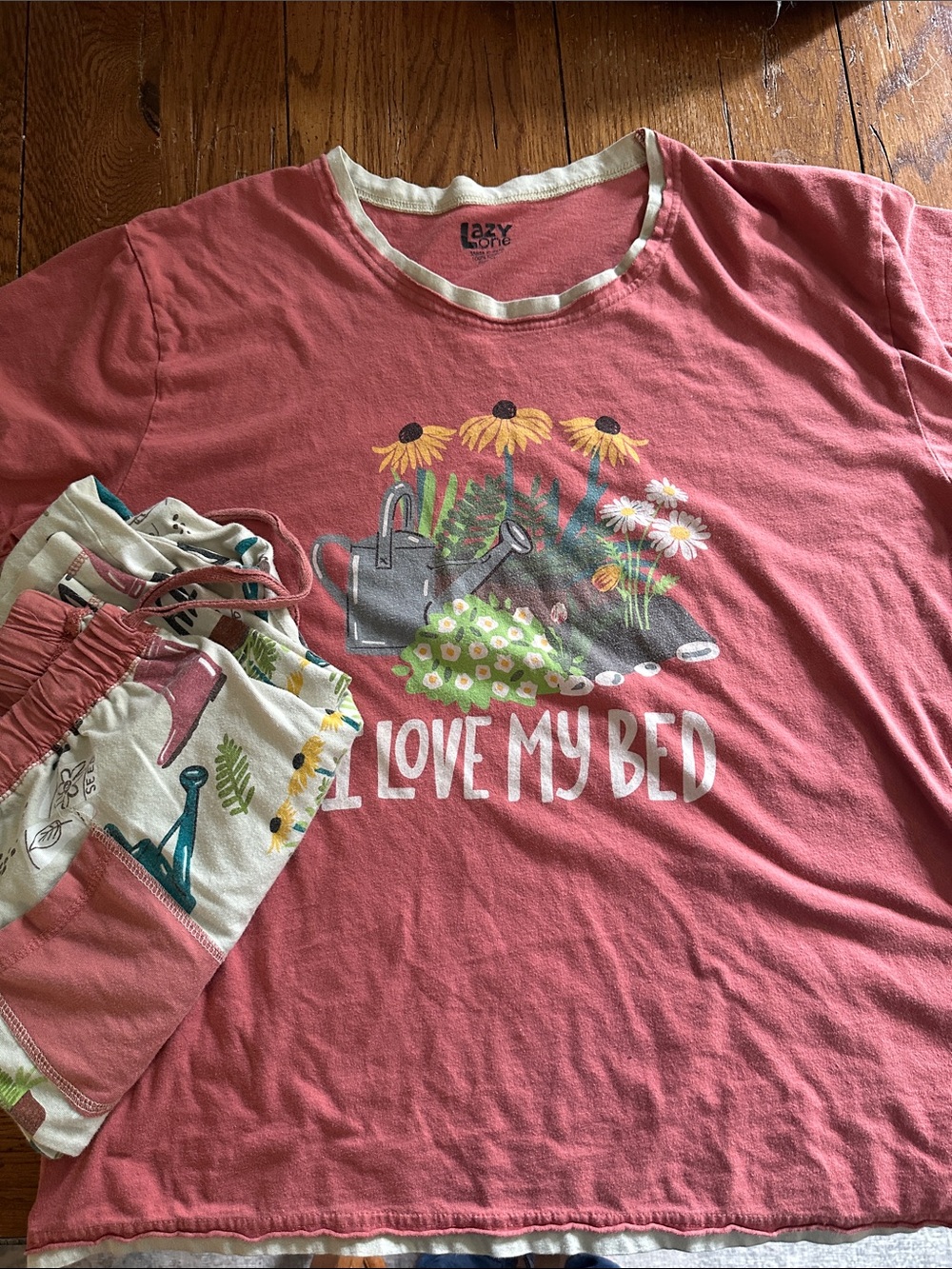 Lazy One terracotta Garden Graphic Pajama set    Top is XL and bottom is L